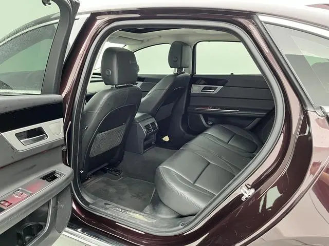 Jaguar Jaguar XFL 2.0T P200 two-wheel drive Elite Edition