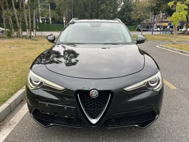 Alfa Romeo Stelvio 2.0T 200HP Elite Edition