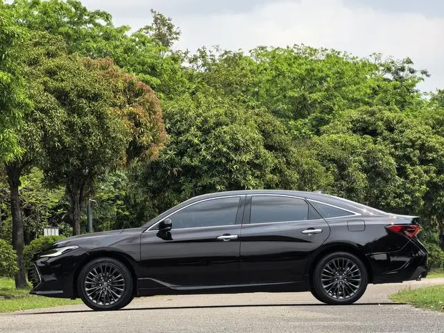 TOYOTA Asian dragon 2.0L XLE Premium Edition