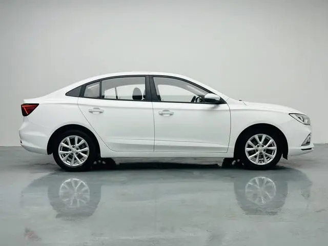 Roewe Roewe i5 1.5L manual 4G Interconnection Linghao Edition Country VI