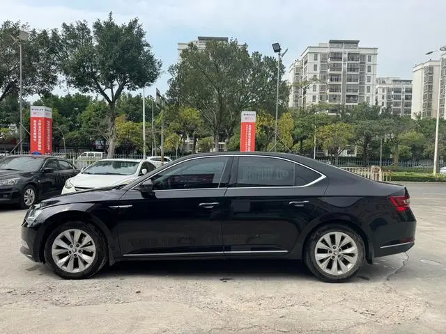 Skoda Speed pie ZI330 DSG Comfort Edition Country V