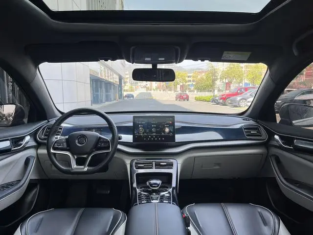BYD Qin PLUS EV 400KM travel version
