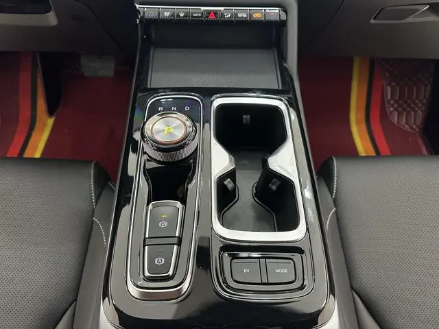 Jianghuai Yiwei JAC QX PHEV 120km Jinxiang Edition