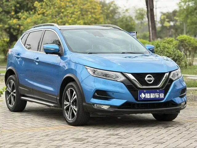 Nissan Qashqai 2.0L CVT Deluxe Edition