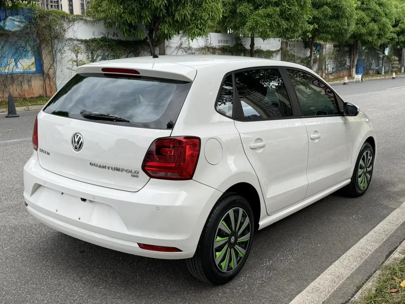 Volkswagen Polo 1.6L automatic comfort type