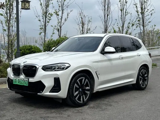 BMW BMW iX3 Facelift leading type