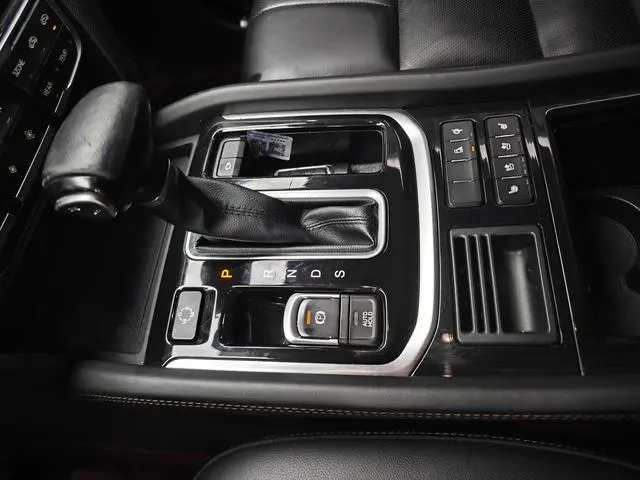 GAC Trumpchi GS8 320T two-wheel drive luxury Zhilian Edition 7 seats