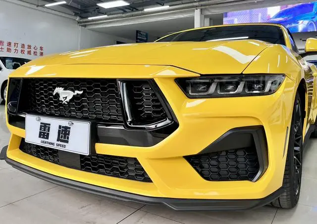 Ford Mustang 2.3T EcoBoost Convertible Sports Edition