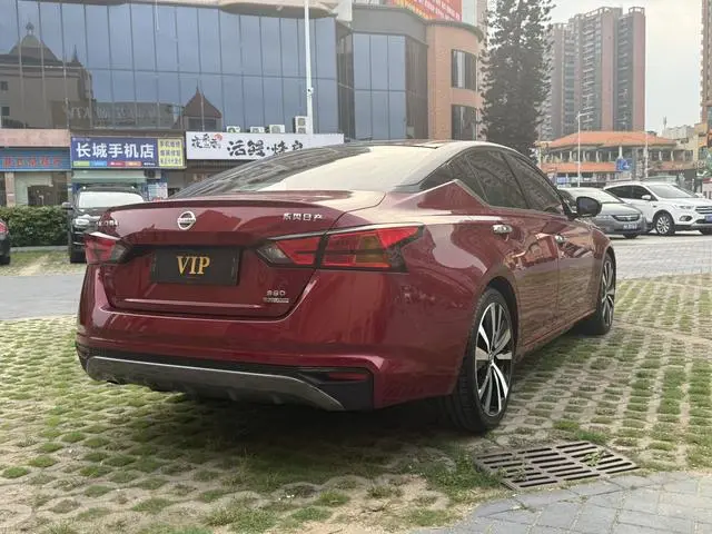 Nissan Teana 2.0 T XV AD1 Zhizun Pilot Edition