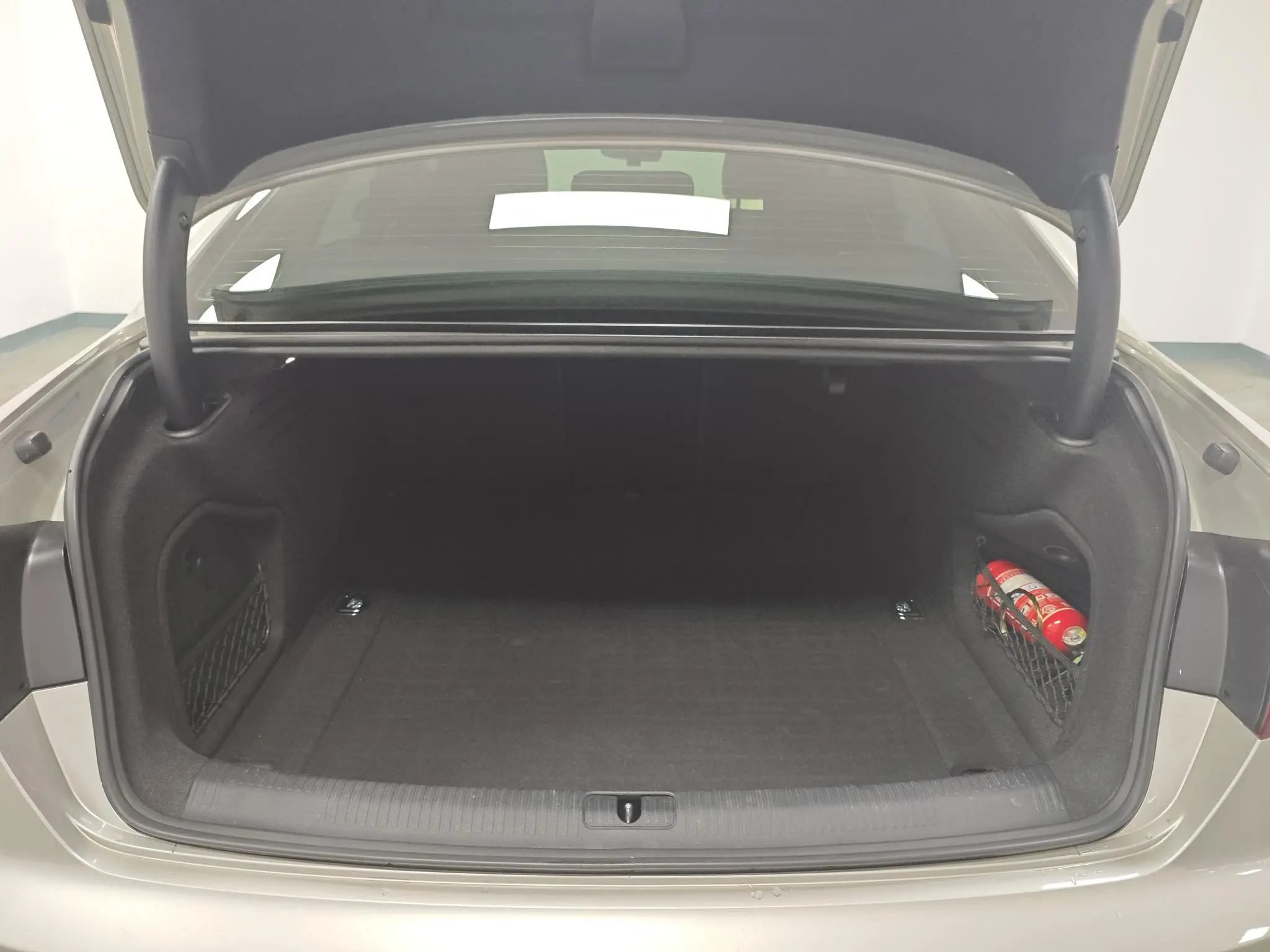 Audi Audi A4L 40 TFSI sporty Country VI