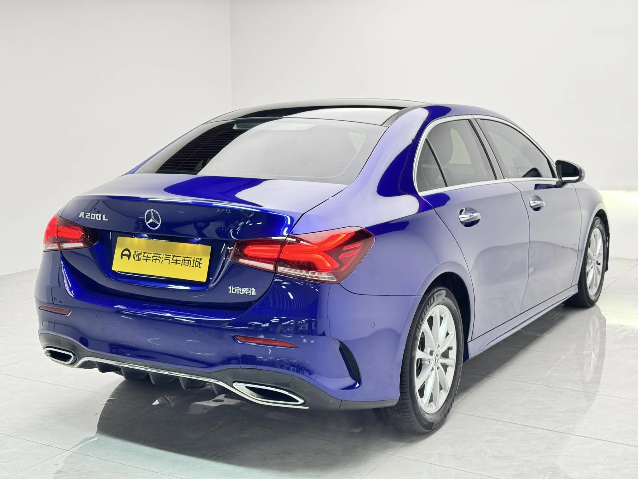 Mercedes-Benz Mercedes-Benz A-class A 200 L sports sedan