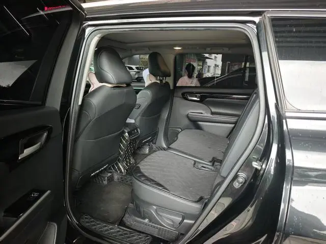 TOYOTA Highlander Dual-engine 2.5L four-wheel drive premium edition 7-seater