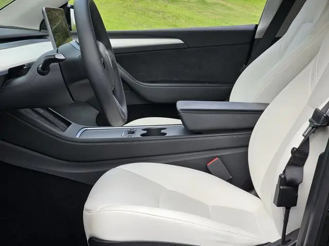Tesla Model Y Standard battery life, rear-wheel drive version