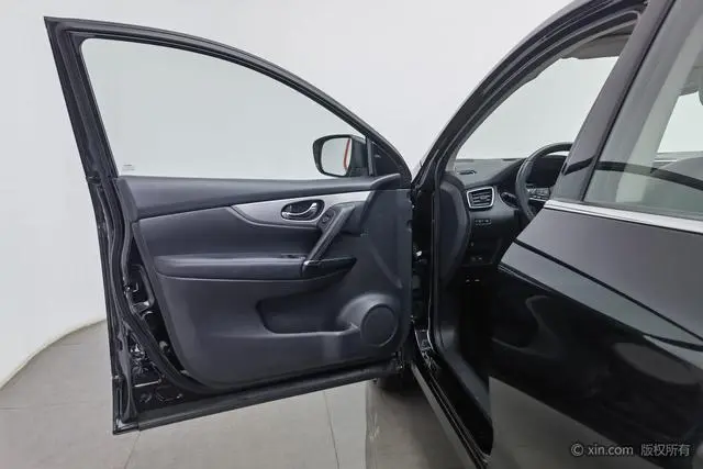 Nissan Qashqai 2.0 L XV Prem Deluxe Edition
