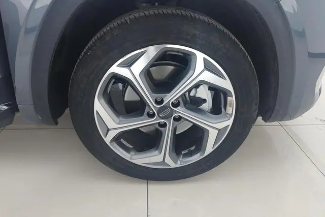 Geely Xingyue L 2.0TD high-power automatic two-wheel drive cloud version