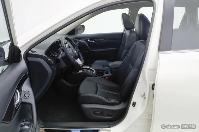 Nissan Qijun 2.0L CVT Zhilian Comfort Edition 2WD
