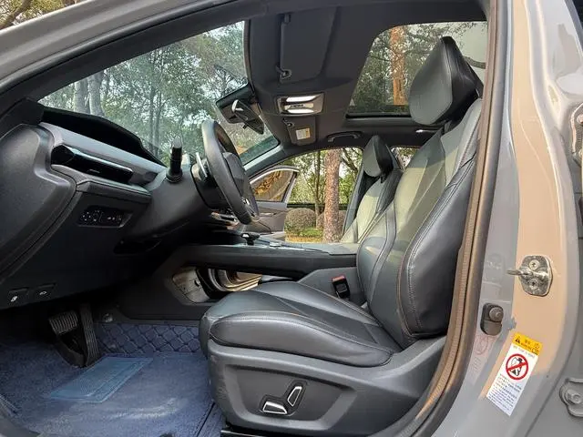 Changan Changan UNI-V 1.5T premium type