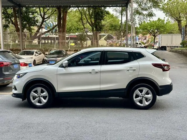 Nissan Qashqai Classic 2.0L Comfort Edition