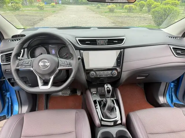 Nissan Qashqai 2.0L CVT Deluxe Edition