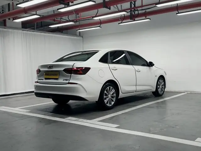 Chevrolet Cruze 320 automatic Enjoy Skylight version