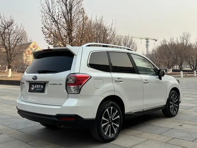 Subaru FORESTER Forester 2.0i Fashion Navigation Version