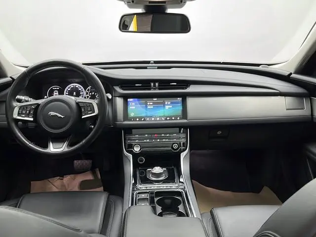 Jaguar Jaguar XFL 2.0T P200 two-wheel drive Elite Edition