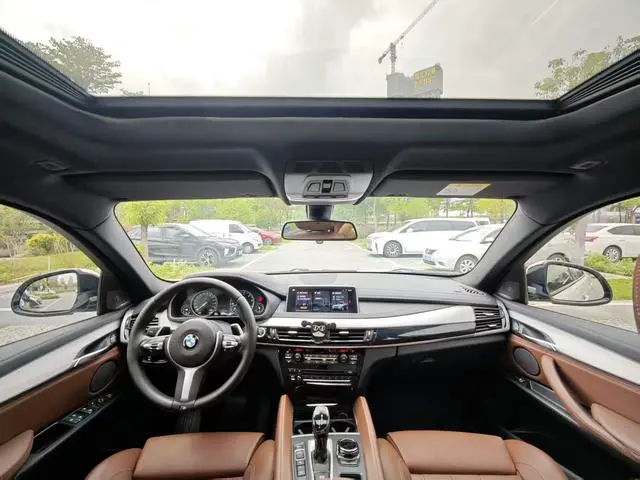 BMW BMW X6 xDrive35i M sports suit