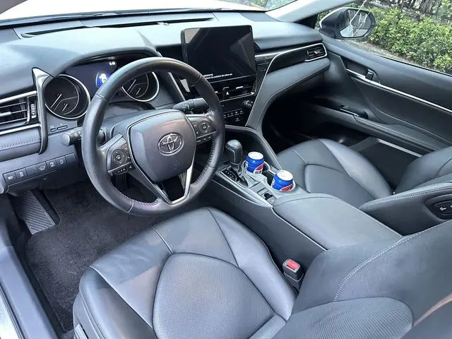 TOYOTA Camry 2.0G Deluxe Edition