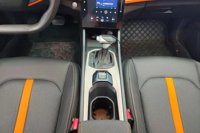 Dongfeng Fengshen Yi Hyun Mach Version 1.5L Automatic Glory Version