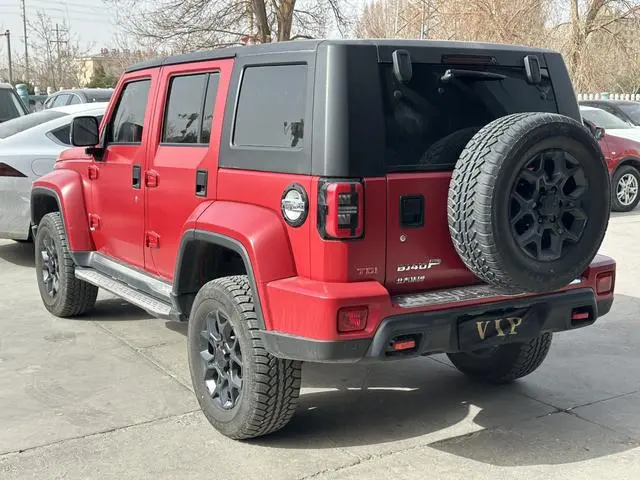 Beijing Beijing off-road BJ40 2.0D automatic four-wheel drive Blade Hero Glory Edition