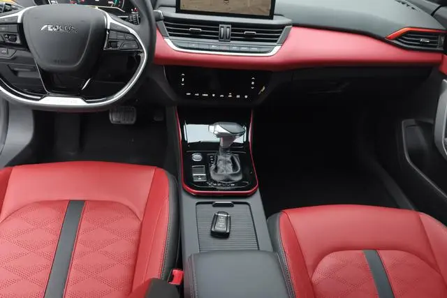 Dongfeng Fengshen Yi Hyun 230T Automatic Shadow Chasing Knight Edition