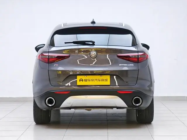 Alfa Romeo Stelvio 2.0T 280HP Deluxe Edition