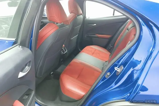 Lexus Lexus UX 200 F SPORT version Country VI