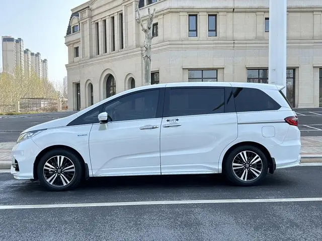 Honda Odyssey 2.0L Sharp*Ultimate Edition