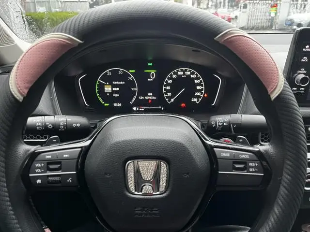 Honda Civic 2.0L e: HEV Pioneer Edition