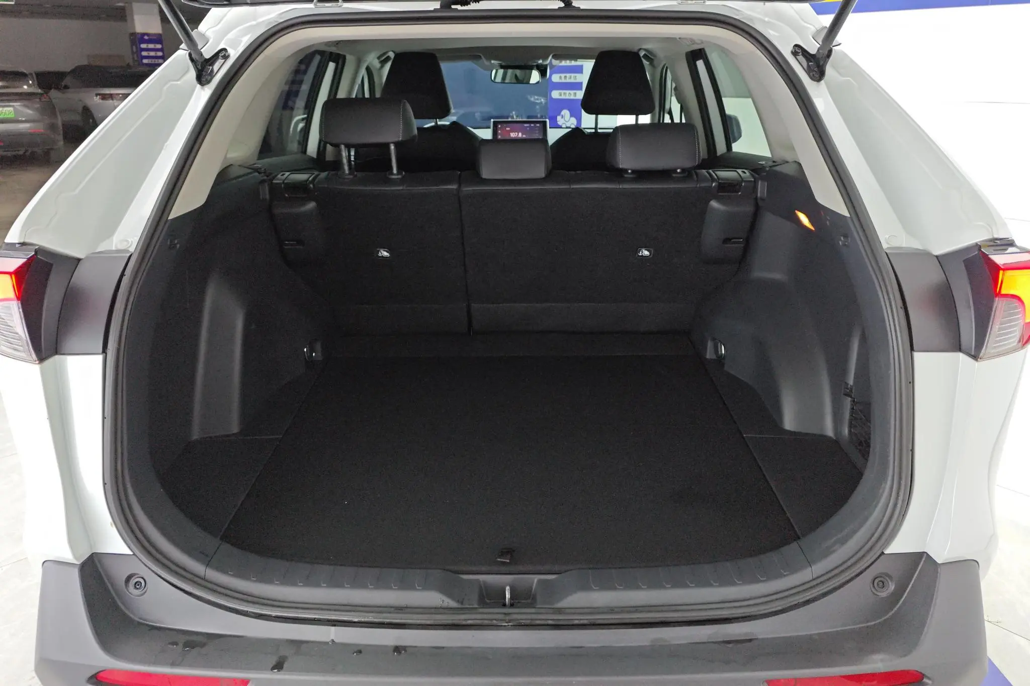 TOYOTA RAV4 Rongfang 2.0L CVT two-wheel drive fashion Plus version