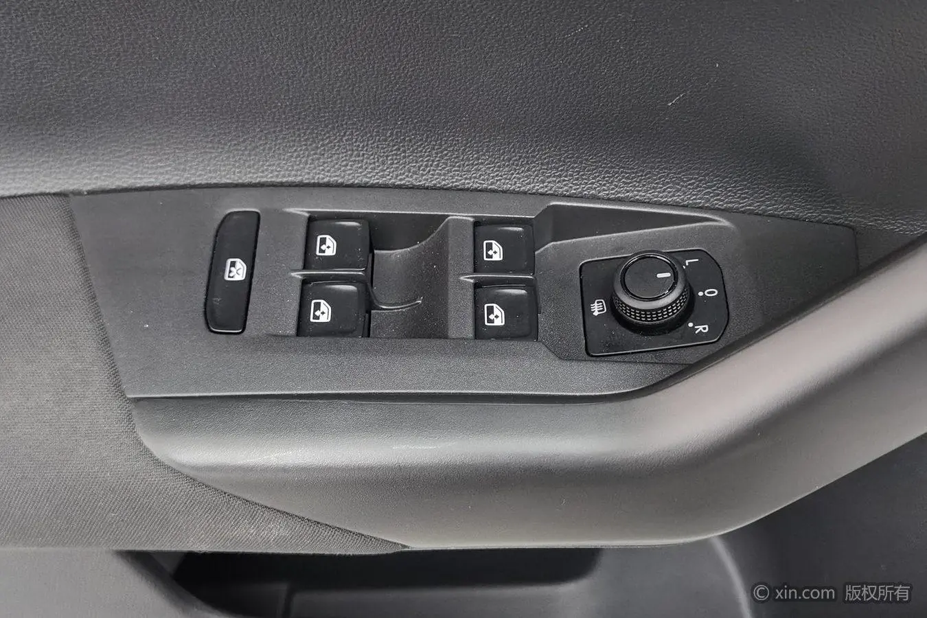 Volkswagen Polo Facelift Plus 1.5L Automatic Panoramic Enjoy Edition