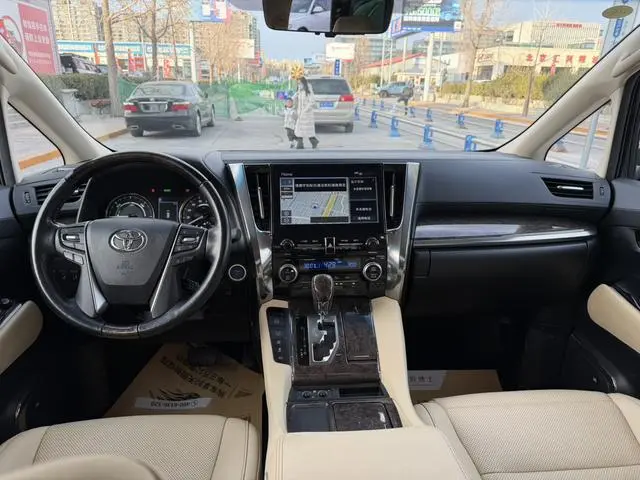 TOYOTA Wilfa Dual engine 2.5L HV Premium Edition
