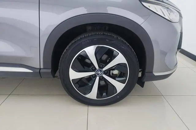 BYD Song PLUS DM DM-i 100KM four-wheel drive flagship PLUS
