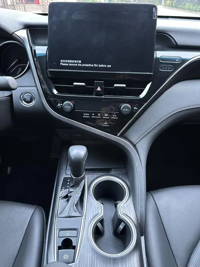 TOYOTA Camry 2.0G Deluxe Edition