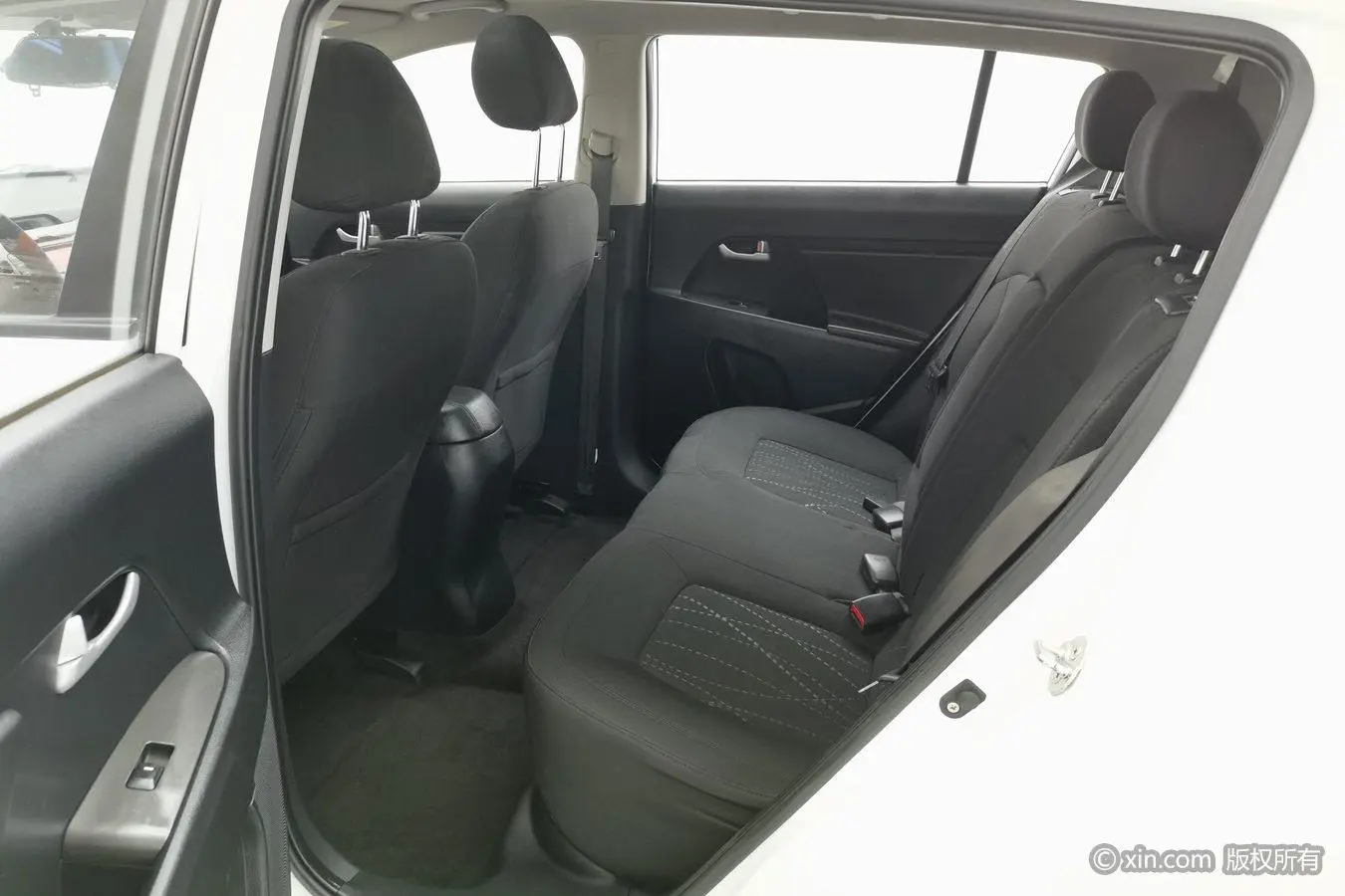 Kia Smart running 2.0L automatic two-wheel drive version GL