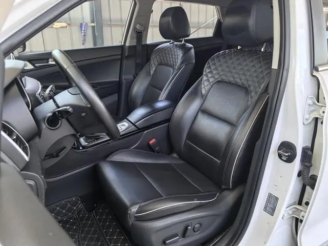 Hyundai Tucson 280TGDi dual-clutch two-wheel drive Zhilian version Country VI