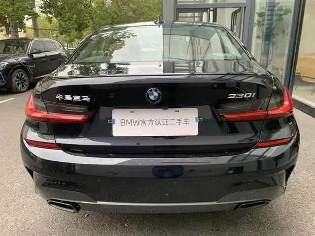 BMW BMW 3 Series 330i M Sports Yao Ye Suit