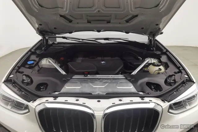 BMW BMW X4 xDrive25i M sports suit