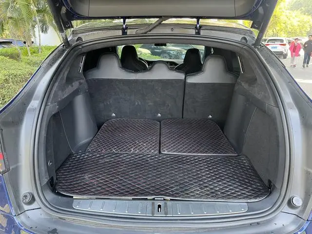 Tesla Model X Long battery life version