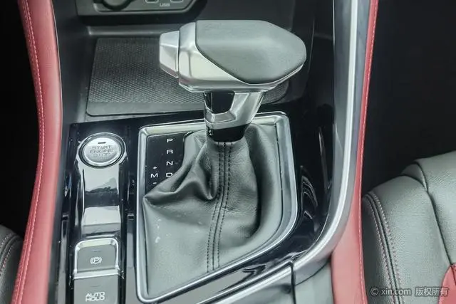 Dongfeng Fengshen Dongfeng Fengshen AX7 PRO 1.6T Automatic Smart Version