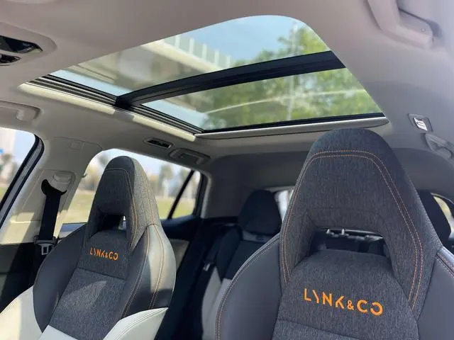 LYNK & CO Lynk & Co. 06 EM-P PHEV Remix Pro