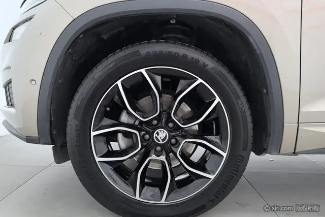 Skoda Kodiak GT ZI330 two-wheel drive deluxe edition Country VI