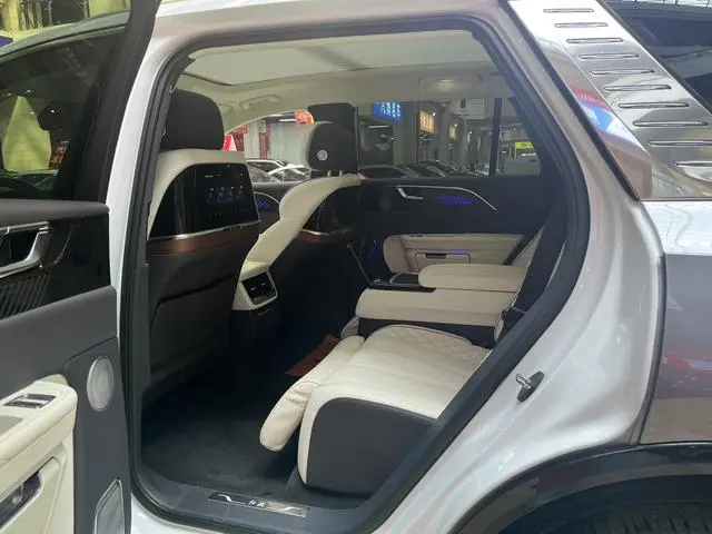 Hongqi Hongqi E-HS9 510km flag collar version four seats