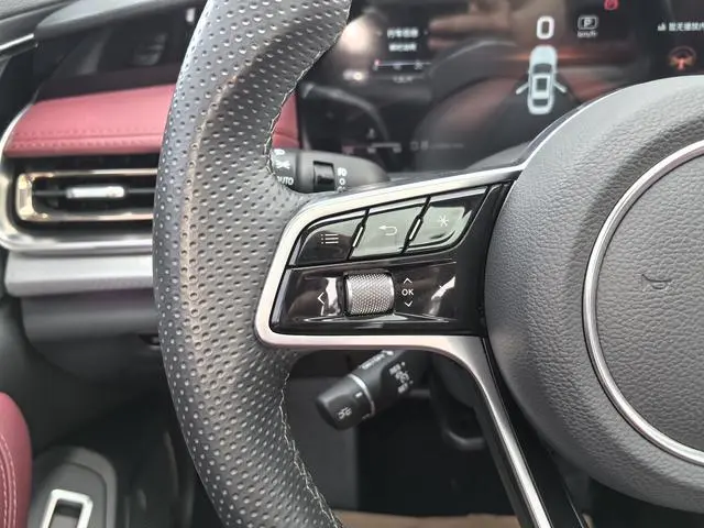 Hongqi Hongqi H5 2.0T Automatic Zhilian Qichang Version